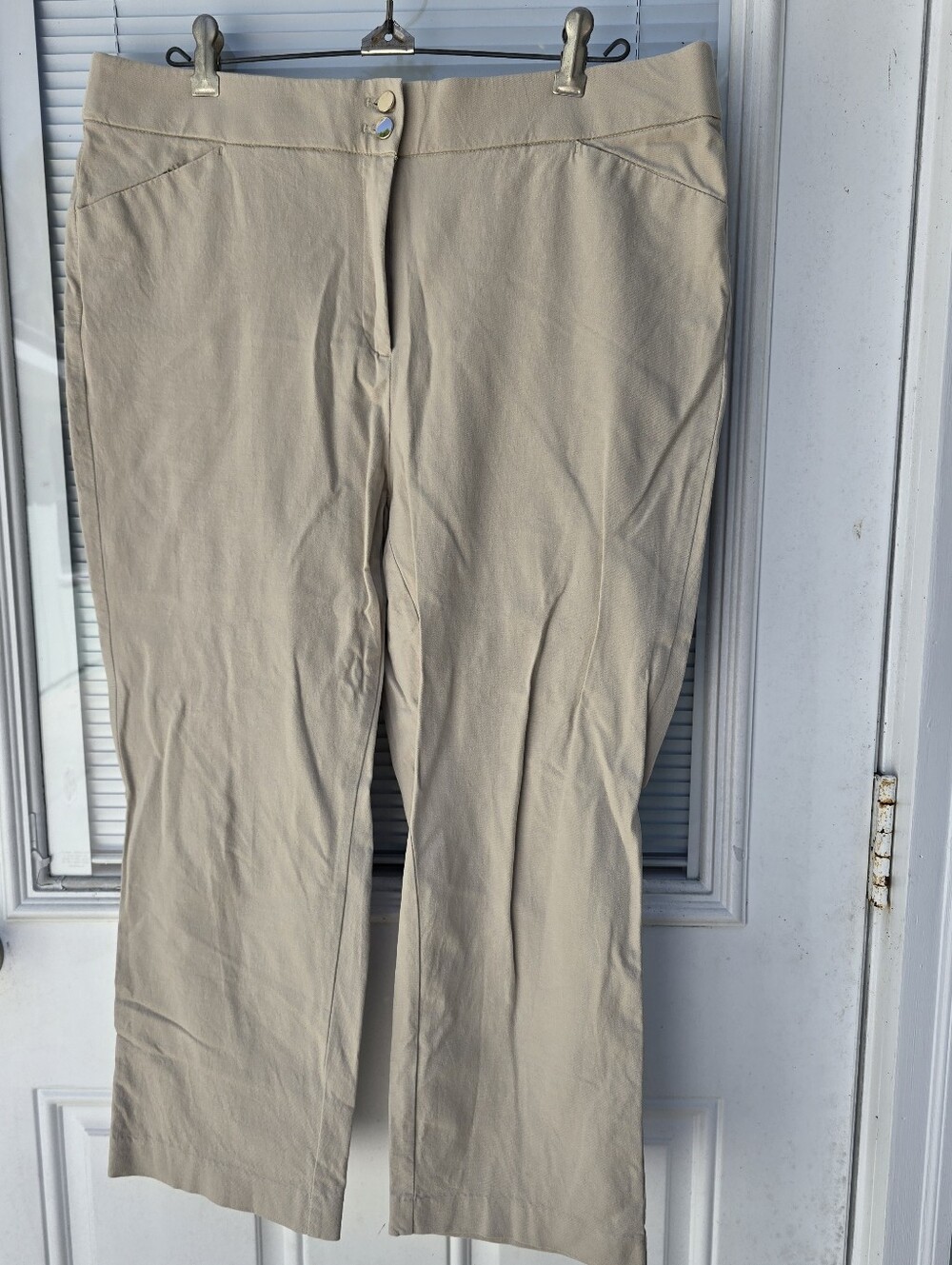 Chico's Beige Straight-Leg Chino Pants Capri